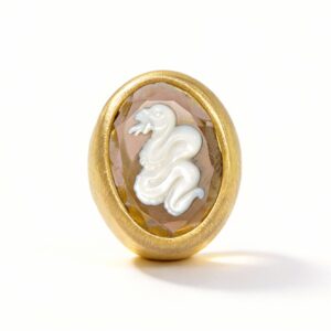 ANELLO CON SERPENTE DI MADREPERLA