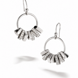 ORECCHINI PENDENTI A CERCHIO CON CHARMS ZIRCONATI